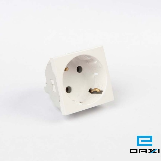 როზეტი დამიწებით 45*45